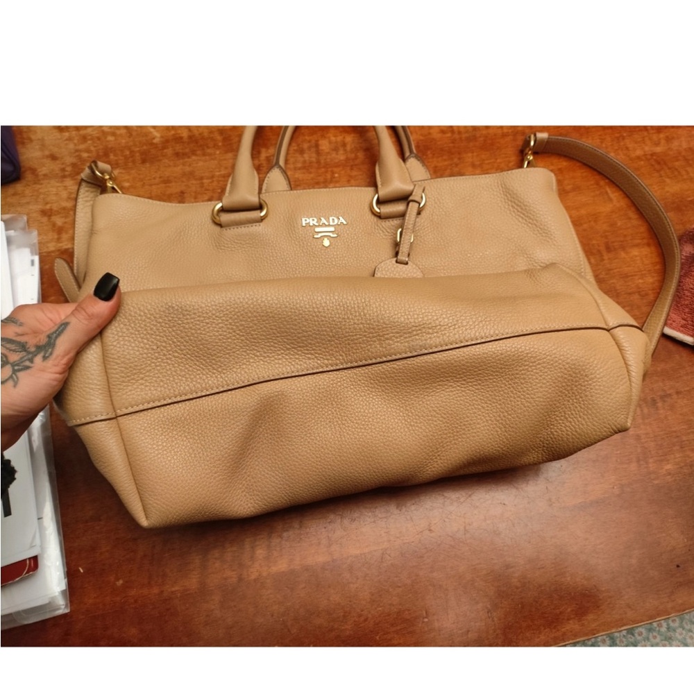 Beautiful Prada handbag. Has been authenticated.